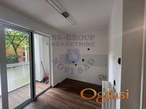 Predstavljamo vam kompletno renoviran stan sa odvojenom spavaćom sobom na Novom naselju