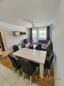 Trosoban stan - 65m2 + parking mesto - Somborska ulica