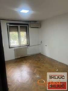 SATELITSKA PIJACA, 33m2, Jednosoban, Useljiv