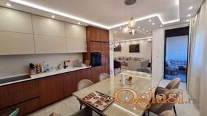 Petosoban luksuzan stan-Zeleznicka stanica