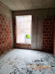 Uskoro useljiv četvorosoban stan sa PDV-om kod Vojne bolnice ID#5959