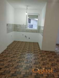 Izdajem stan u petrovaradinu za sve info. +381 637535066