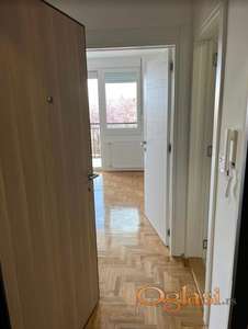 Izdajem jednoiposoban stan sa garažnim mestom na Telepu