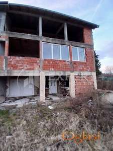 Plac 643m2 sa objektom u izgradnji 360m2