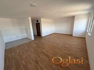 Četvorosoban stan! Useljivo! Klisa! Sa pdv-om!