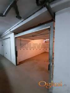 Izdaje se garaža u centru, 15m2