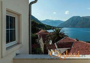 Jednosoban stan na 1.redu u kamenoj palati - Boka Kotorska