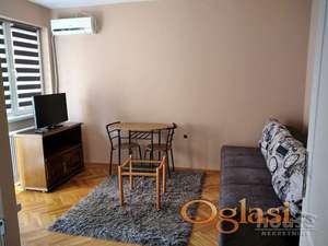 NOVI SAD - JODNA BANJA - 25m2 - 300 evra