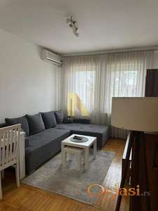 Odmah useljiva, opremljena garsonjera, Branimira Ćosića