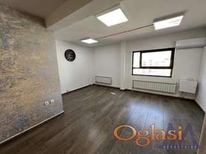 Poslovni prostor,NOVI SAD,CENTAR,kv: 72, € 650, ID: 9101985