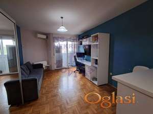 Odlična - nameštena garsonjera- Grbavica!
