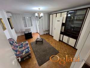 JEDNOSOBAN OPREMLJEN STAN 250E