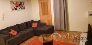 Kompletno namešten dvosoban stan na Grbavici
