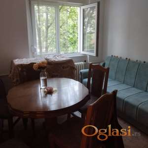 Izdaje se dvoiposoban stan na Grbavici, površine 40m2