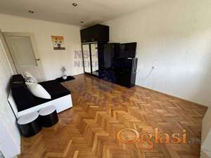 Garsonjera na Detelinari 26m2