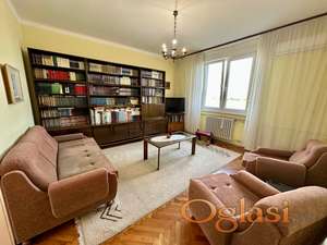 Salonski stan na Keju sa direktnim pogledom na Tvrdjavu!