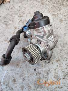 Golf 6 pumpa visokog pritiska 2.0 TDI 140 KS Originalni delovi  Moguca ugradnja delova  Alfa Romeo 147-156-166-159-GT-MiTo-Giulietta Fiat bravo 2 - croma -grande punto -multipla 2 -punto 3 -stilo-idea Freemont Panda 3 500L 500 Lancia ypsilon-delta-musa-lybra Volkswagen Golf 6  Ukoliko zelite da porucite Posaljite poruku preko sms poruke ili pozovite na telefon 0616115961