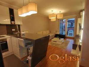 Luksuzan dvosoban stan 47m2,moguć parking - strogi centar