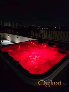 Izdajem prelep cetvorosoban stan od 88m2 sa krovnom terasom od 180m2 Novi Sad