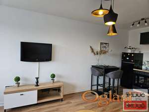 BULEVAR, 29m2, Garsonjera, Renovirana, Nameštena