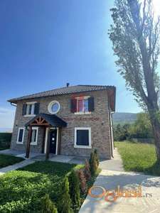 Luksuzna kuća na Kosmaju sa prelepim pogledom, Kosmaj, Nemenikuće #K767 #1721