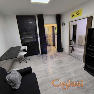 Izvrstan dvosobni stan na Bulevaru!