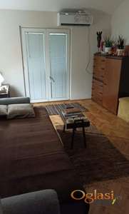  NAMEŠTENA GARSONJERA, SOCIJALNO