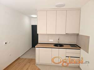 Izdajem LUX garsonjeru,