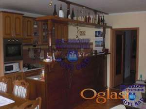 Spratna kuća od 200m2, Sremski Karlovci