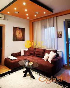 Inđija, trosoban stan u centru 68m2 ID#4815