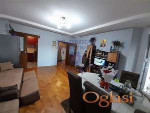 Uknjizen stan 1/1 na Novom Naselju !