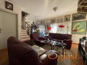 U ponudi je fantastičan, komforan stan na dve etaže!