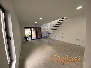 Spratna kuća na Adicama