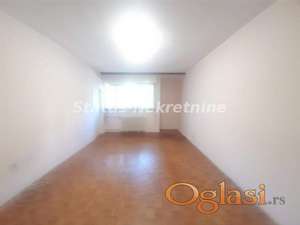 PRAZAN DVOSOBAN STAN 65M2 LIMAN 3, BLIZU MUZIČKE ŠKOLE I PIJACE, 350EU