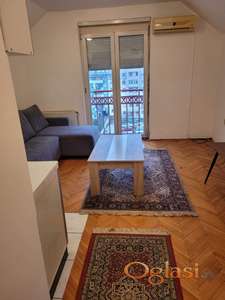 Garsonjera u blizini sajma