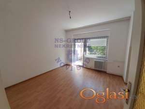 Kuća bez ulaganja u Sremskoj Kamenici !