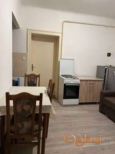 Izdajem stan u Novom Sadu