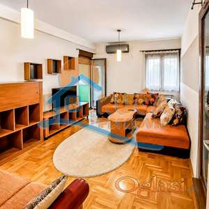 Izdaje se dvosoban stan u blizini Doma zdravlja, 58m2