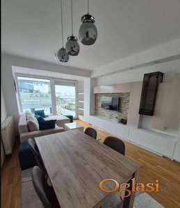 ODLIČAN STAN KOD PROMENADE