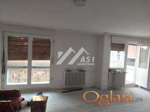 IZDAJE SE TROSOBAN STAN NA LIMANU III ID#4628