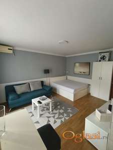 CENTAR IZDAJE SE NAMEŠTENA GARSONJERA