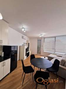 NOVI SAD - BULEVAR PATRIJARHA PAVLA - 42m2 - 400 evra