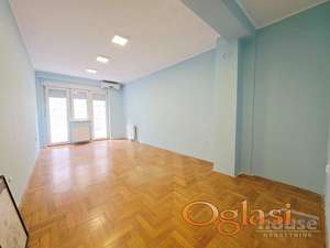 STAN - NOVI SAD - CENTAR - 78m2 - 250000 evra