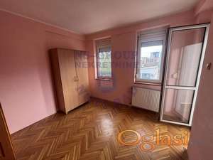 Odlican trosoban stan na Novoj Detelinari!