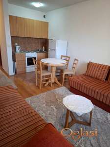 CENTAR NAMESTENA GARSONJERA USELJIVA OD 01.03.