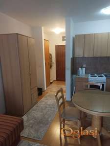 CENTAR NAMESTENA GARSONJERA USELJIVA OD 01.03.