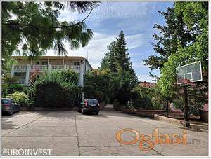 4,0 lUX, ZATVOREN KOMPLEKS, DVORIŠTE, 3 PARKING MESTA ID#1759