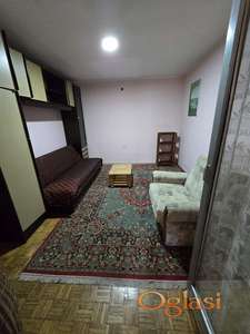 Izdajem dvorišni stan
