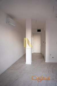 PRAZAN stan u novoj zgradi - Radnička