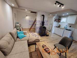 Spratna vikendice sa odličnim placem!